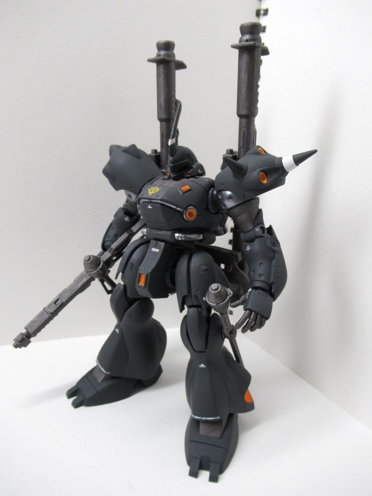 フロントショット。青をジャーマングレーに変更したのと、関節部などをメタルカラーにした以外は変えていません。オレンジとかはそのまま。