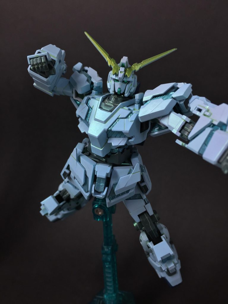 握り拳は(記憶が正しければ)HGジェスタから拝借しました