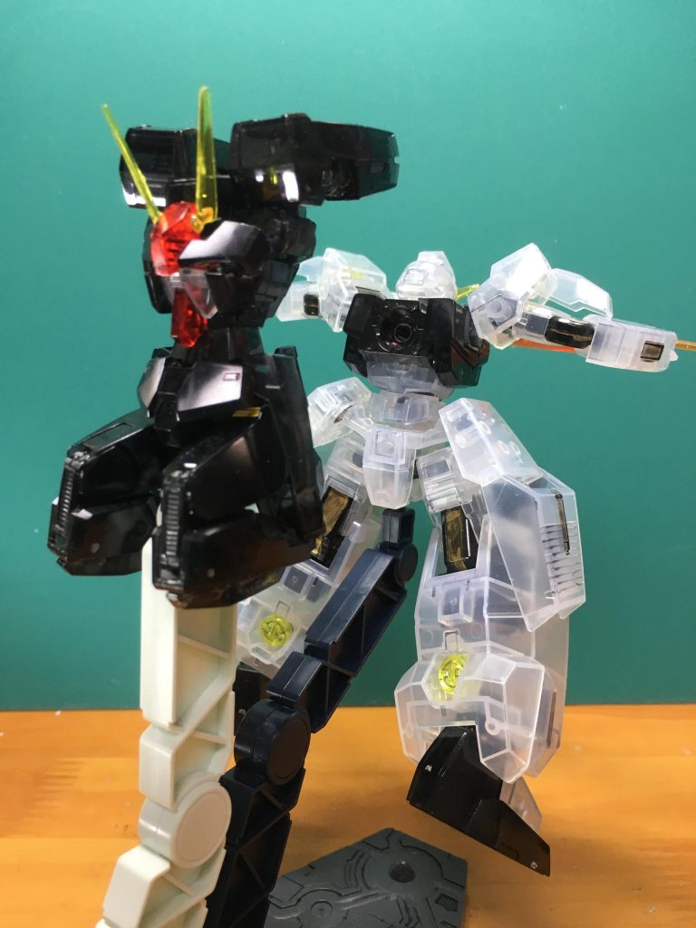 「譲れないものはこちらにもある!セラフィムガンダム!」
放送当時TVの前で「お前そこにいたのか!?」と驚愕しました。ティエリアの搭乗機はビックリドッキリギミックを繰り出してくるので面白かったです。