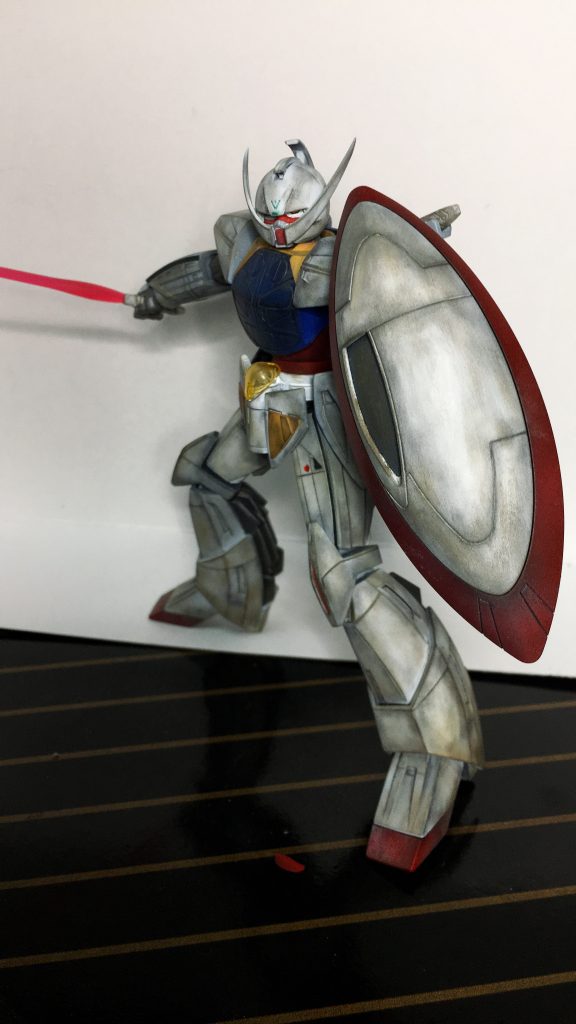 サーベルを構えて