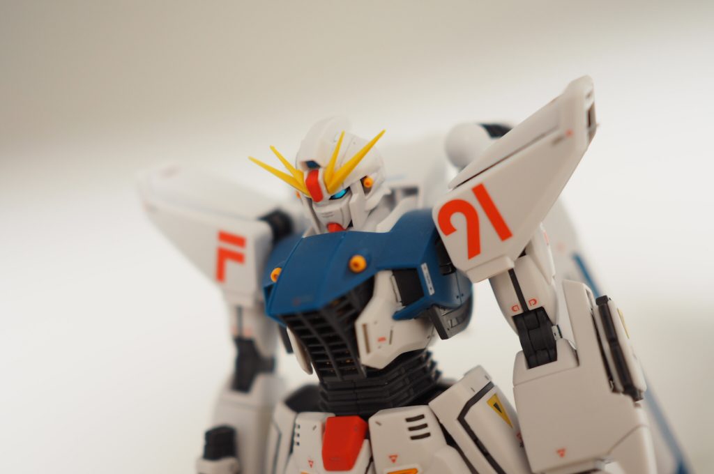 水転写デカールも久しぶりに使いました。あまりデカールはゴテゴテに貼らずにバランス良く配置しました。