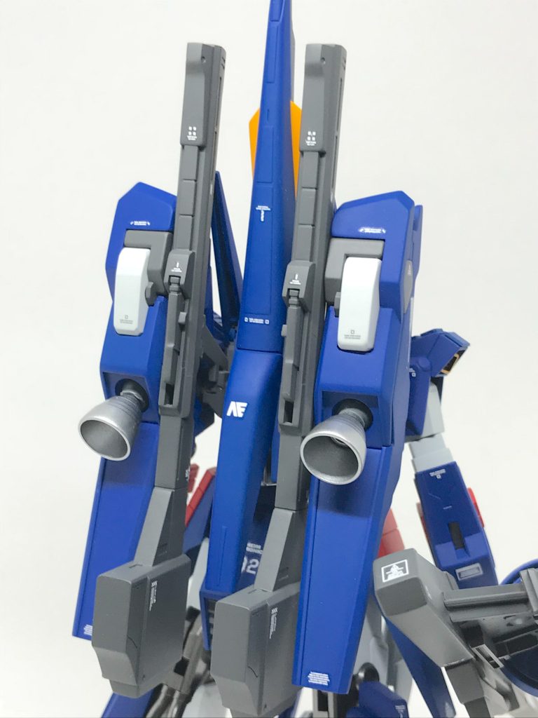 バックパックのアップビューです。
 ZⅡのものだけだと、貧相に感じた
ので、リゼルのものを被せてみたら
丁度良かったので、そのまま採用
しました。