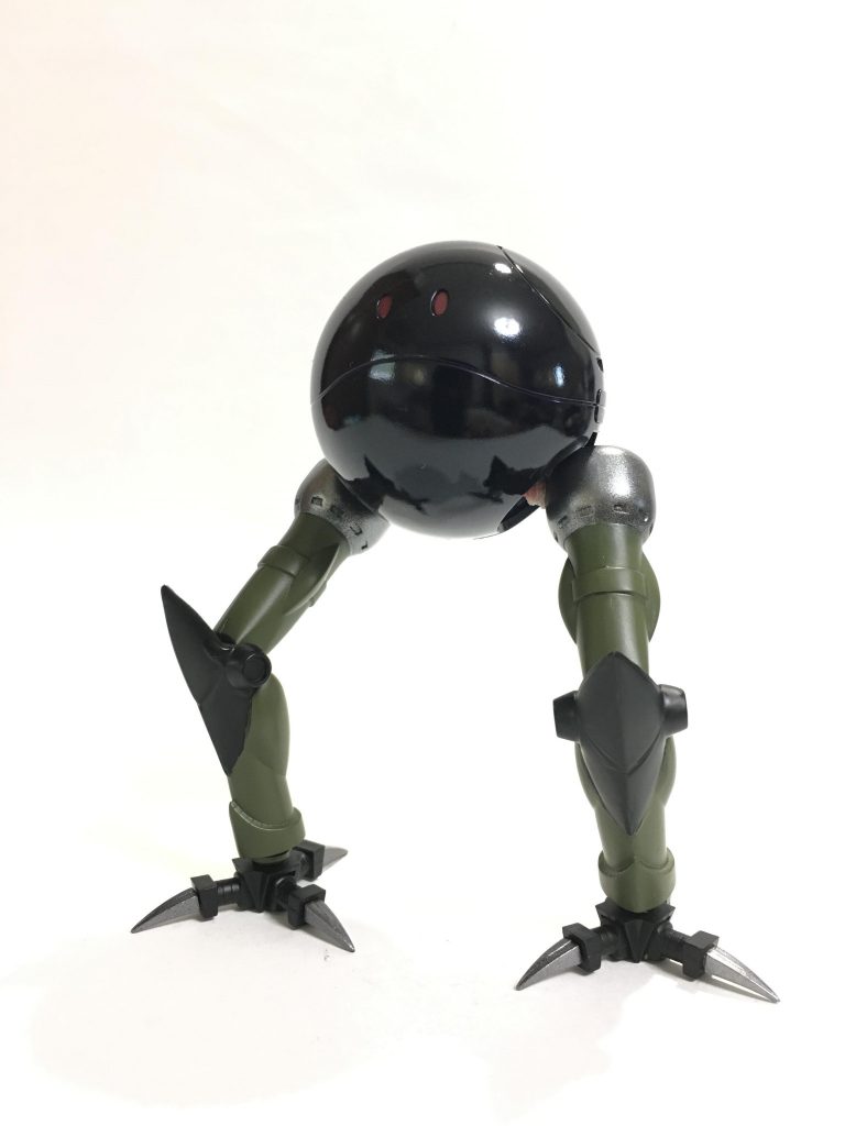 脚を取り付けて