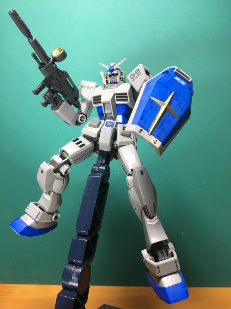 腹部ボールジョイントは背中側でクリアランスがない為、塗装はげの恐れがあります。腹部A8番パーツの背中側中央が山のようになっているため、削って完全に平らにしましょう。