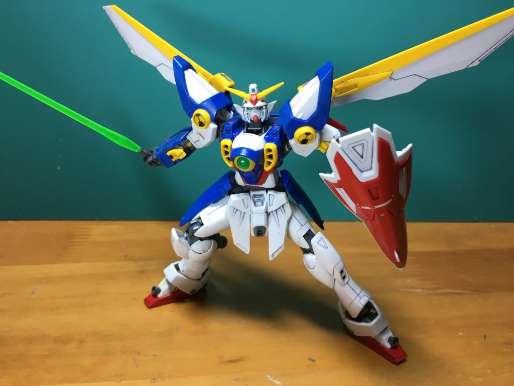 腹部パーツの底に1.2mmプラ板を貼り、胴体を延長。今回は加工箇所が少なめです。