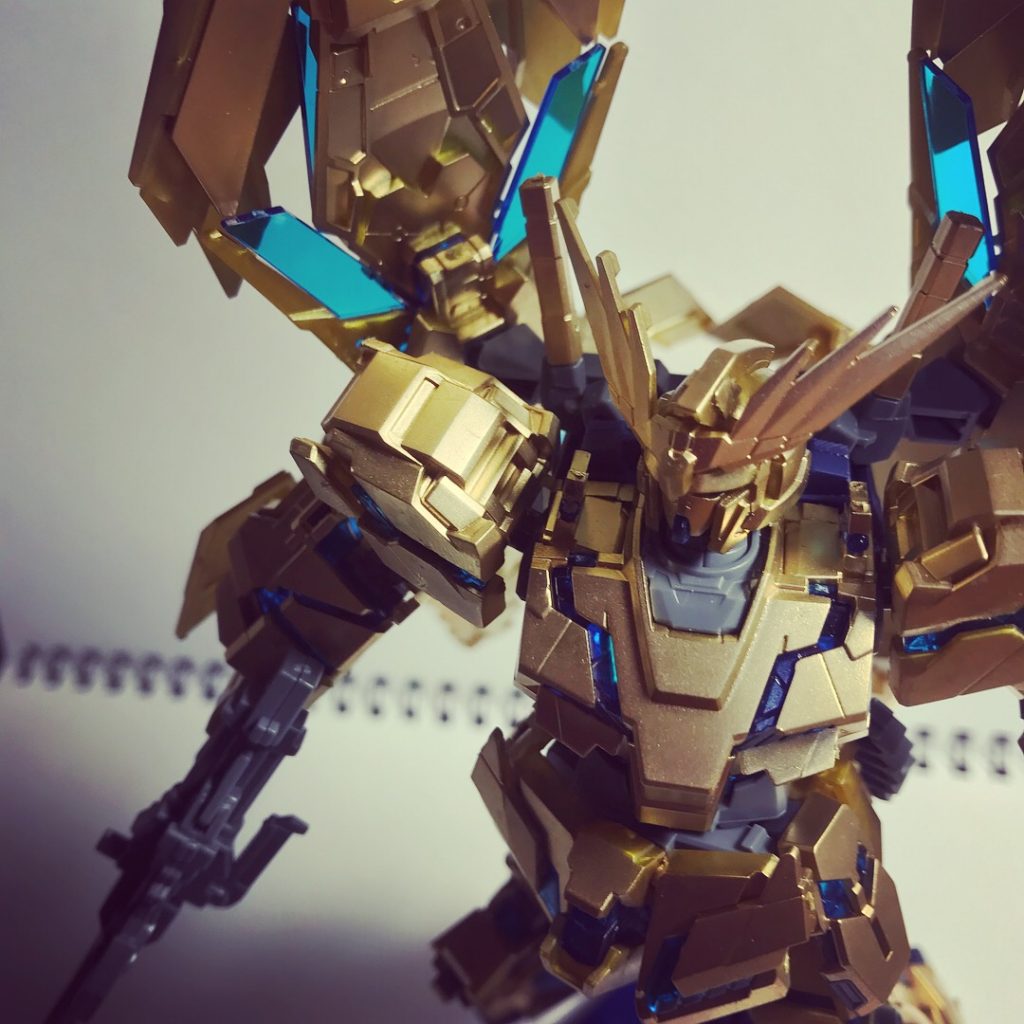 お気に入りのショットです。
宇宙での移動を想像して 撮りました。
可動域狭くて辛いかなーとか思いながらしたら、意外と動かせたので 良かったです
まぁ上半身動かしただけなんですけどね