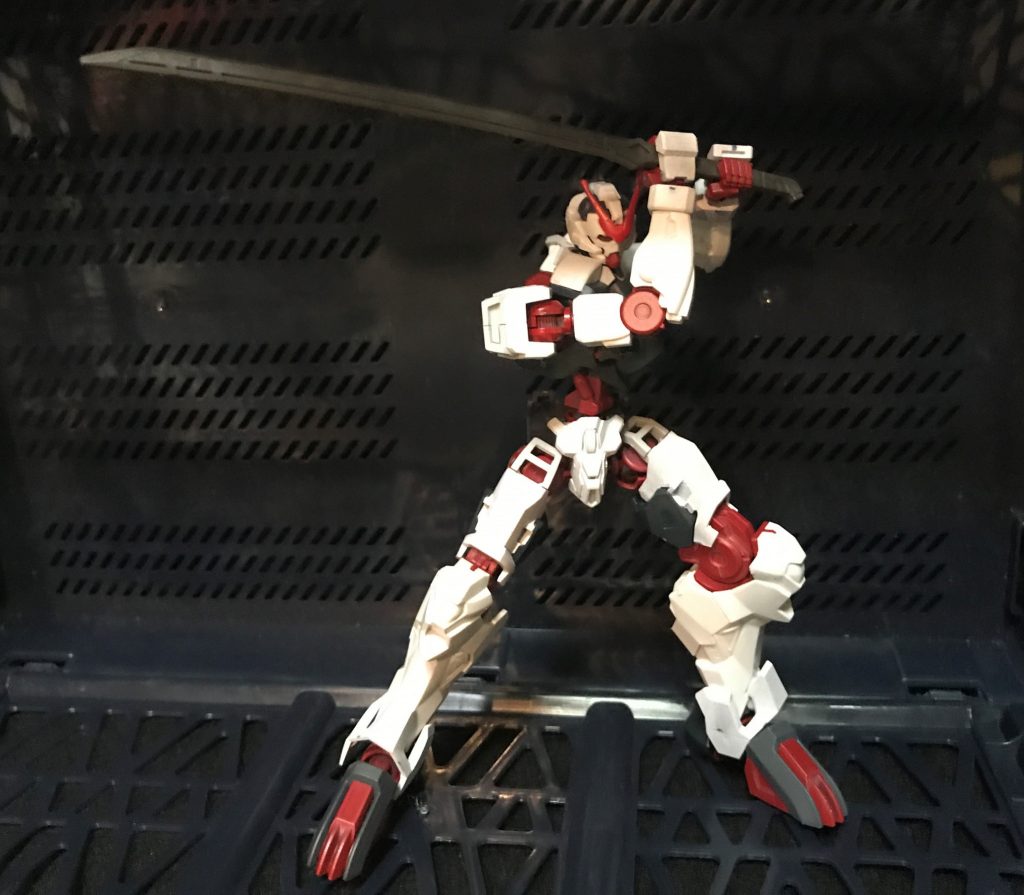 ブルー＆レッドフレーム–5枚目/制作者：じゅーきち