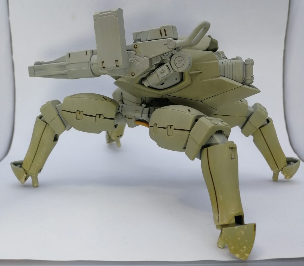 主にダナジンの胴とリーオーの足。
頭はレギンレイズ。
股間はダイバーズキャンペーン武器とグリムゲルデの脛フレーム。
砲は主に鉄血武器セットを混ぜて構成。