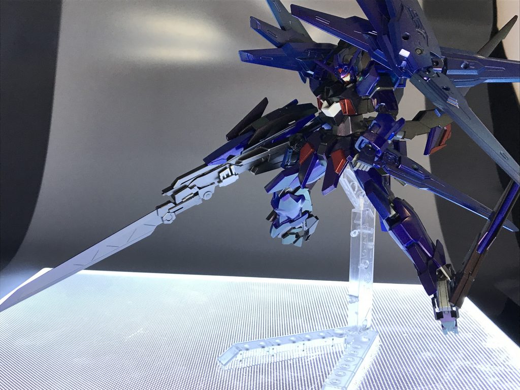 ドッツブレイドガン
射撃から近接戦闘への切り替えを
瞬時に対応出来るように考えられている