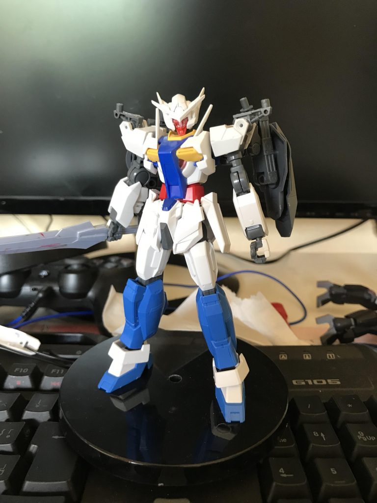 GNY-XXX【ガンダムカルミア】
kazaがGBNで戦うために作成した機体。
ガンダムOOに登場する機体をベースに、胸部と腰部にユニコーンガンダムのパーツを付けた、最初の姿
背中にはツインドライヴ、胴体内部にGNドライヴが付いていて、計3基ものGNドライヴが付いているため、機体の消耗が激しい。
武装は、
ナイトブレード
GNビームファンネル
のみであり、戦闘力に不安が残る機体。
トランザム時には、背中のツインドライヴが上に持ち上がる。