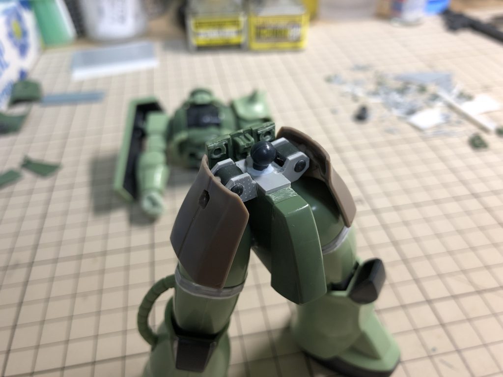 サイドスカート基部を作り直し。