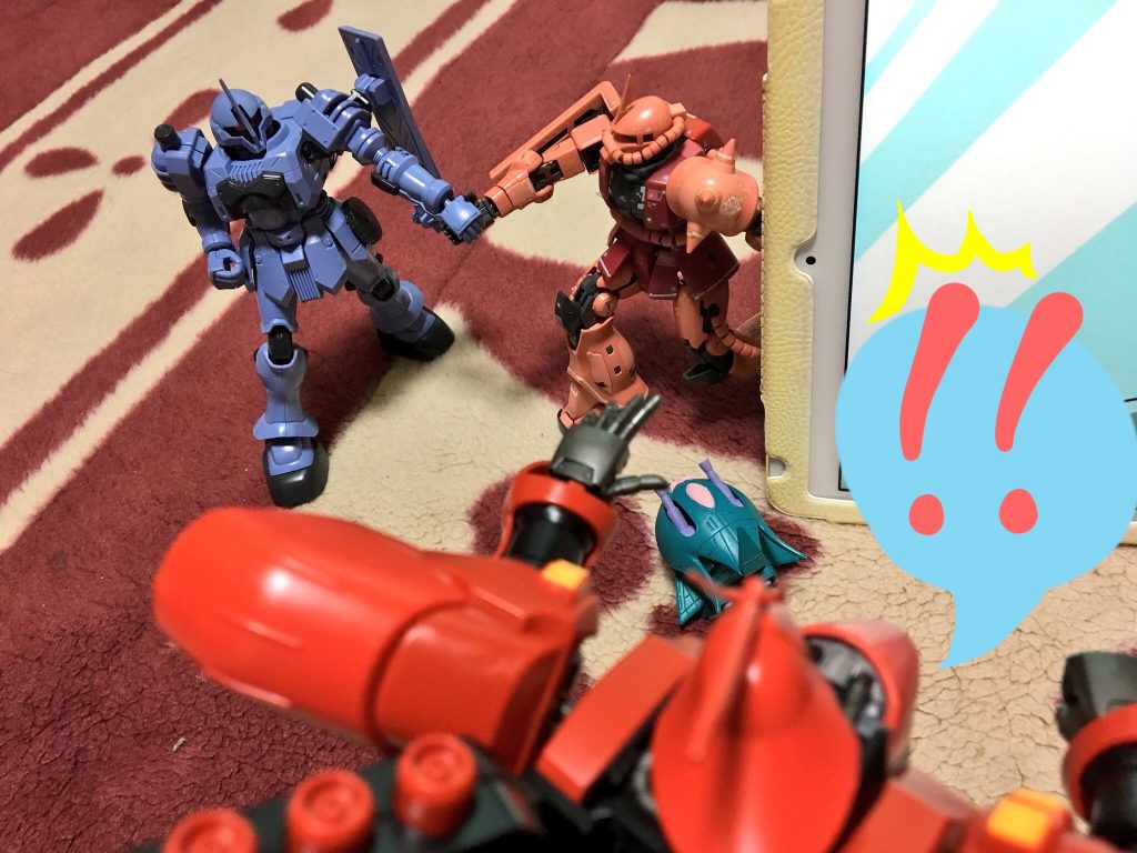 ヅダ:よいしょーー
赤ザク:おい、引っ張り出すな
サザ:え、なになに!?
ヅダ:液晶の中に入ってただけだよ。昔のテレビだってそうだろ?
サザ:昔も今もテレビの中にモビルスーツは入ってないけど……