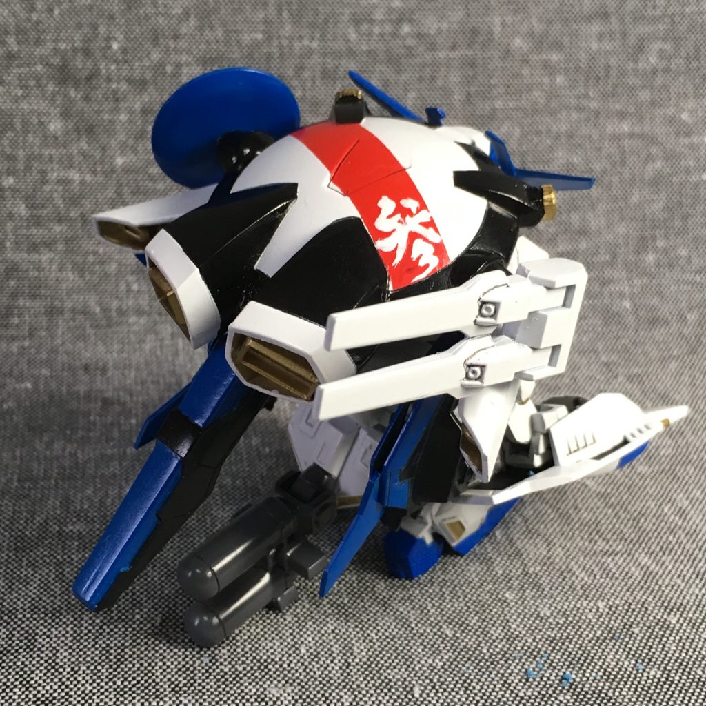 変形可能なEWAC（早期警戒管制）機を製作したいと思っていたとき、模型店でたまたま見つけた1/144プロヴィデンスガンダムのバックパックをレドームに見立て、電子戦が得意そうなキャラクターを形にしました。
名前の通りGアームズの世界の出身キャラクターという設定にしましたが、細かい部分は考えていないので、見る方のご想像にお任せしたいと思います。