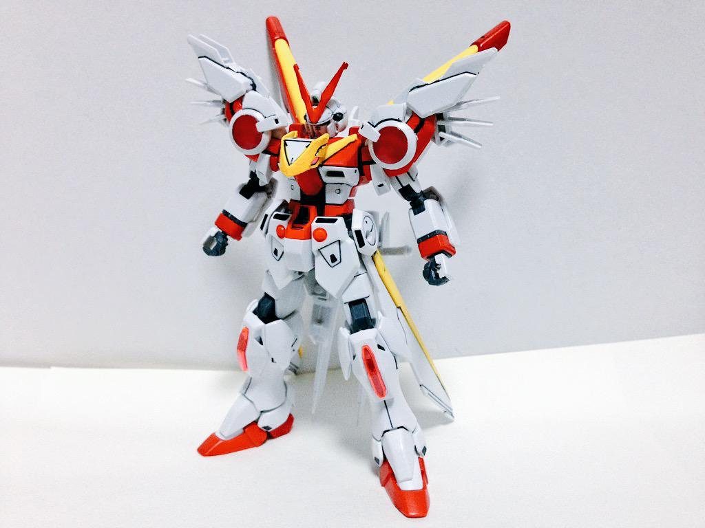 エネルギーエフェクト無し。この姿だと肩がデカイですね