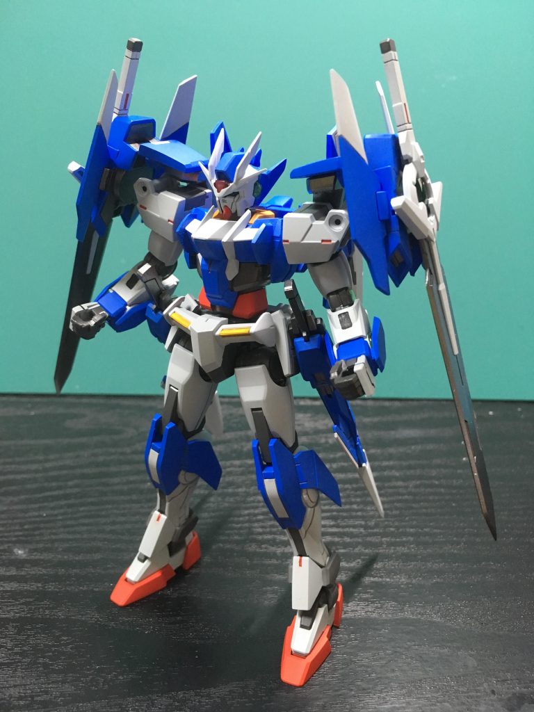 GNソードは接続軸を切って、ネオジム磁石で取り付けれるようにしました。