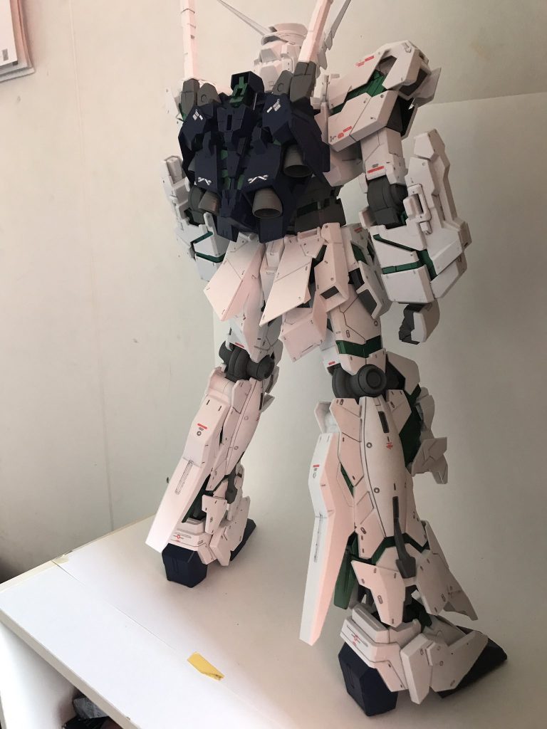 やっぱユニコーンは背中がかっこいい