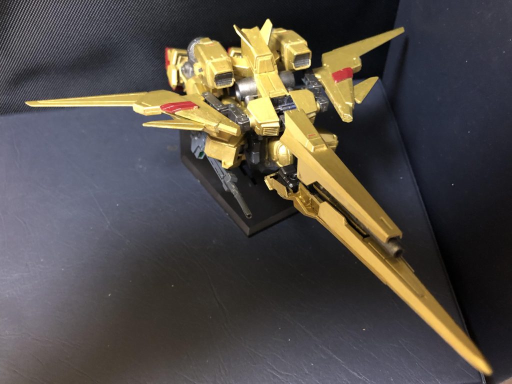 本来目指していた変形との共通点は脚の変形のみ。本来のデルタガンダムが目指した変形とは大きく違っていた。本来の意味で変形を可能としたのはデルタプラスであり、時系列的には先の話になる。