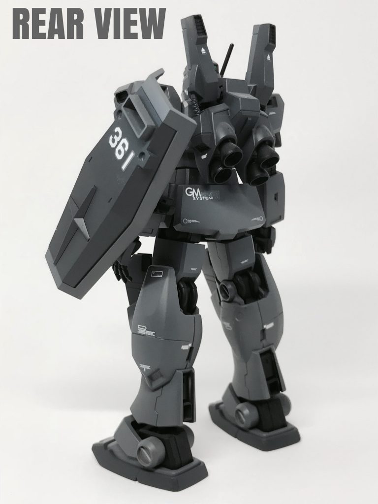 ジムⅡとベースが同じなので、とても
作り易いキットだと思います。
他にもカラバリであるトリントン基地仕様
のジムⅡとジムⅢもありますので、次の機会にでも投稿しようと思います。