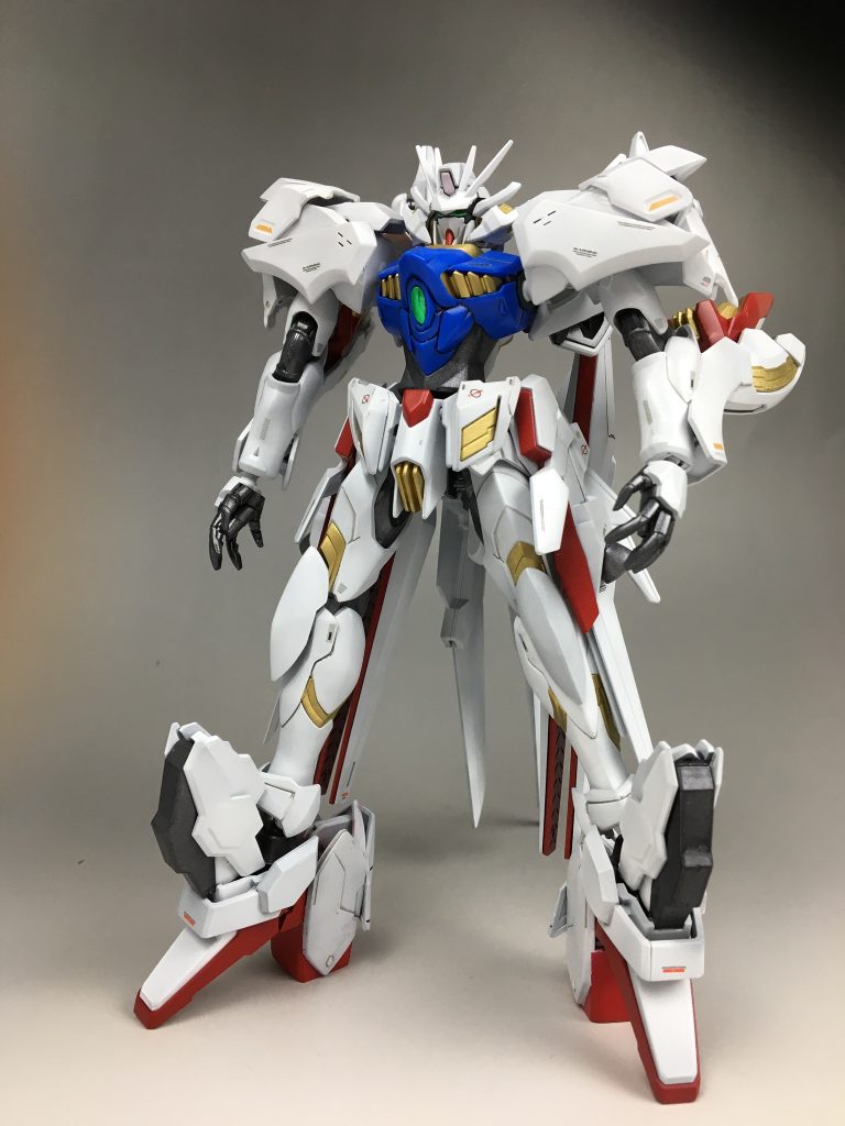 正面。足で身長を伸ばして肩マシマシです。