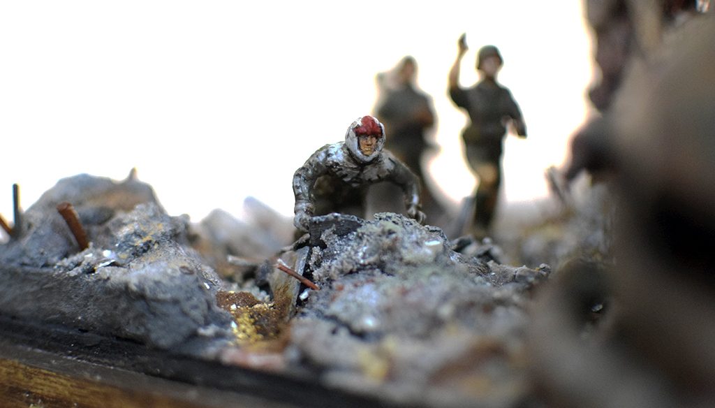 このパイロットですが、
適当な戦車兵をパテで覆った後にボディペイントしただけです。
造形的には顔面以外ほぼ真っ平ら。
いろのちからってすげー（適当）