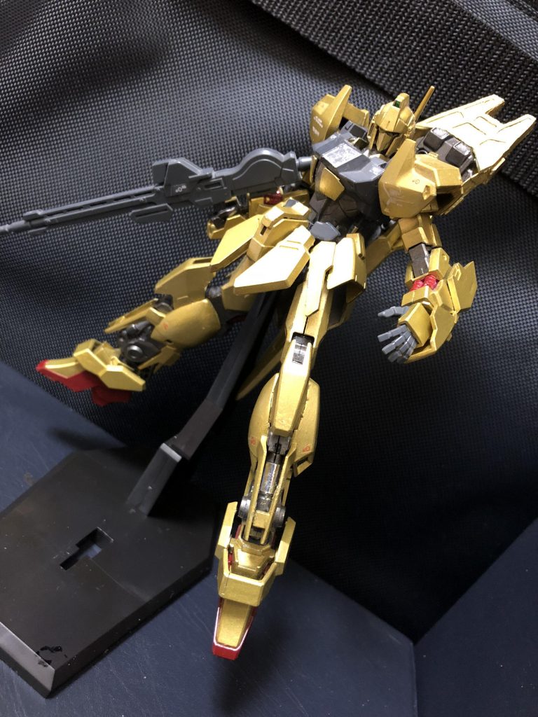 背面のメガライドランチャーはバックパックウェポンとして単独行動も可能である。
無論、本体の機動力は低下するが、この形態のみ、背面にシールドを装備することが出来る。