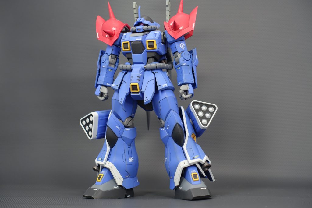 ヒートサーベルバックパック懸架バージョンです
ニムバス機の特徴である両肩が赤！をぼやかす よだれ掛け、各ダクト周りの赤を変えることで
より肩の赤が強調されると思うんですがいかがでしょうか？