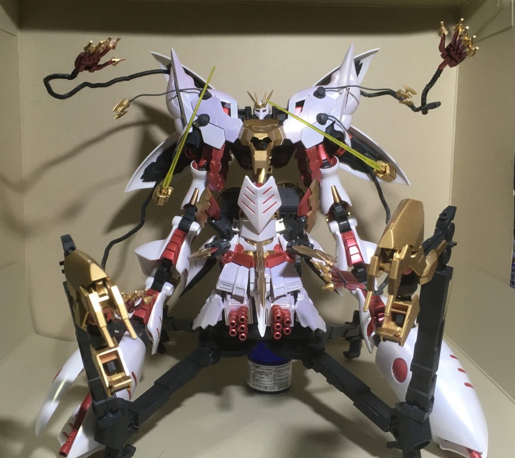 全体像です。見た目はRPGとかのラスボスみたいな感じを目指して作っています。