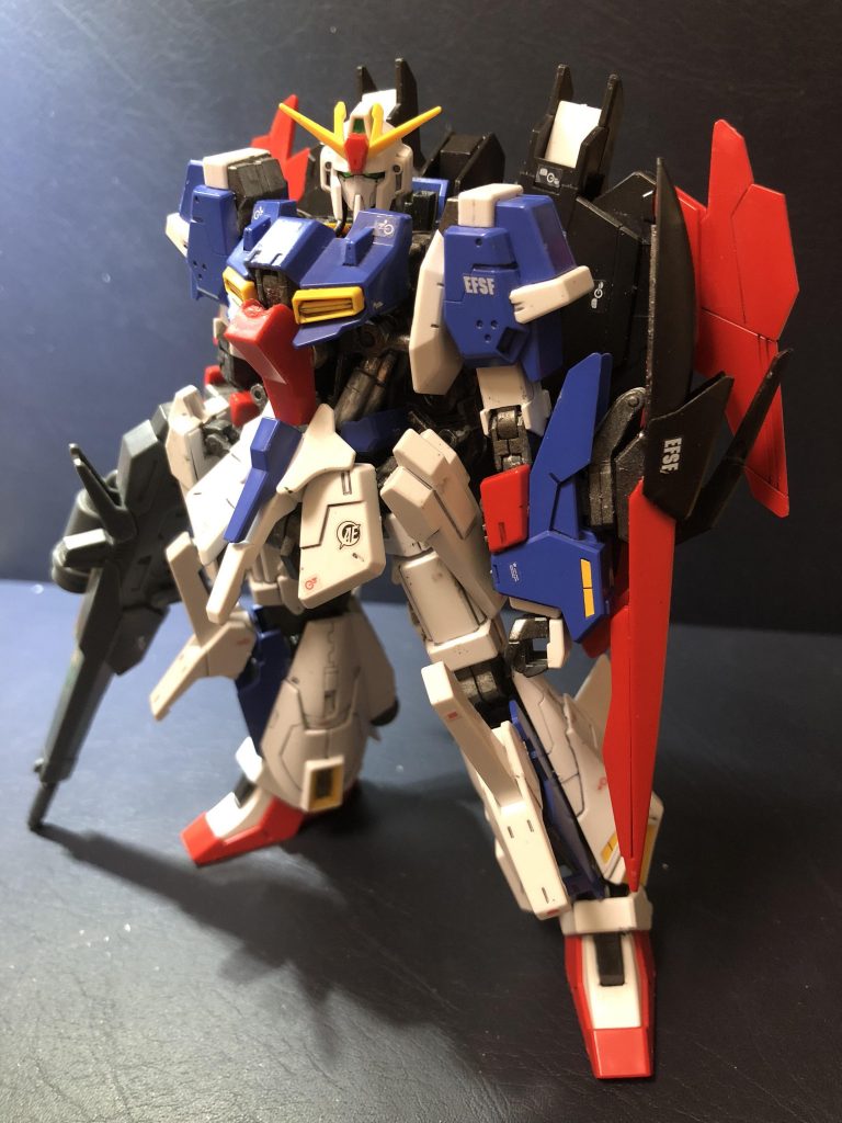 ライトニングZ−ヴァリアブル(Lightning Zeta Gundam variable)
形式番号 MSZ006LGT−VA
oyzは、ZZ REVIVEを中心とする、ビルドダイバーズチーム“ネェル−アーガマ”を発足。
ZZで登場したガンダムチームを、カスタム機でビルドダイバーズチームにて再現するのが目的である。
このライトニングZ−ヴァリアブルは、かつてコウサカ−ユウマが完成させ、一般発売されたキットを改修した物である。