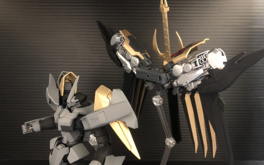 そして今回、
ガンプラオリジナルギミックとしてバックパックの分離、変形を実装しました。