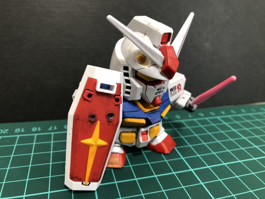 シールドの弾痕は100均の線香で加工しました