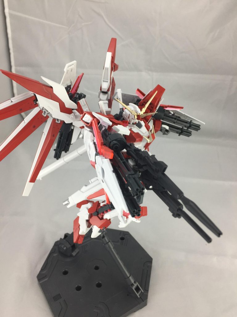 射撃状態。ビームマグナムの下にビームライフルの砲身を付けました。