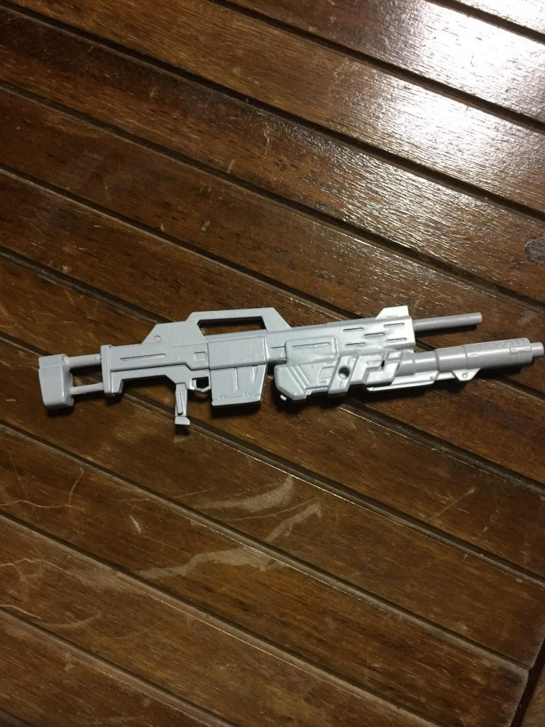 ストック延長、ロングバレル化、グレネード装着などしてごつい感じにしました。