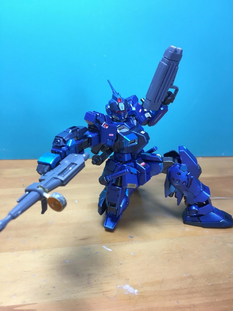 　なかなか再販のかからないシステムウェポンから右銃持ち手を使用。100mmマシンガンなどを持たせられるようにしました。