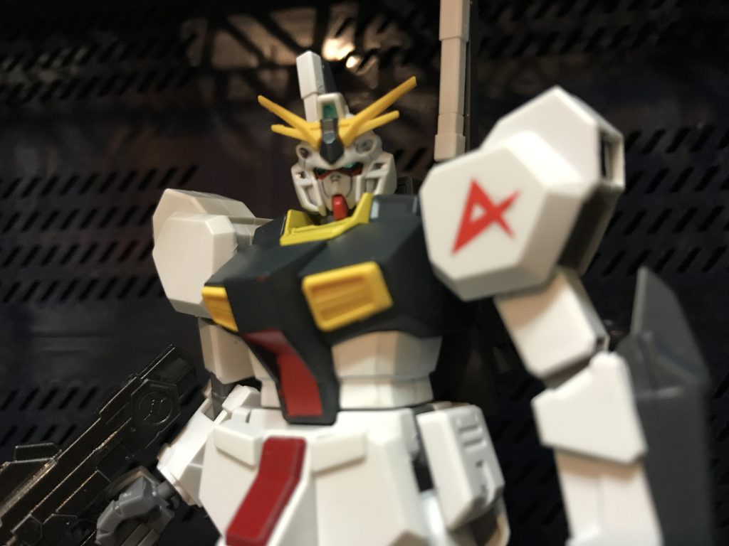 イケメンです! 4本アンテナから νガンダムカラーを思いつきました。