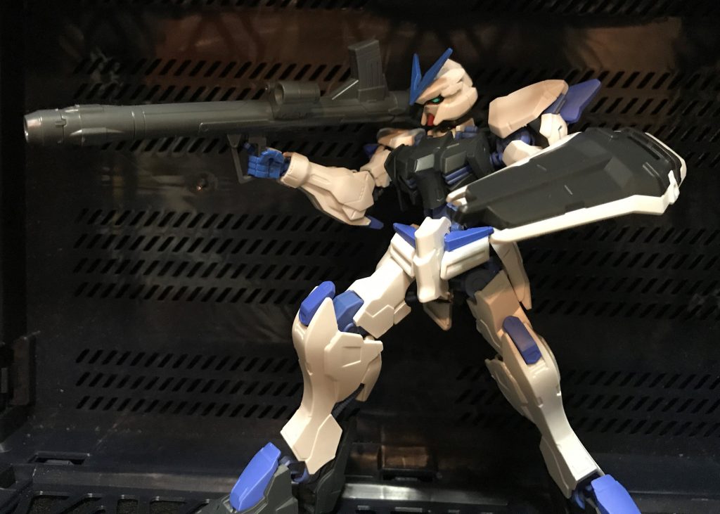 武器とシールドもブルーフレームから。