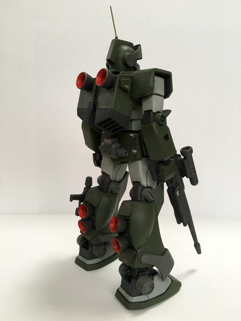 トサカの延長、バックパック幅詰め、アンテナは真鍮パイプに真鍮線を差し込んでおります。バーニアはMGユニコーンの物を使用しています。