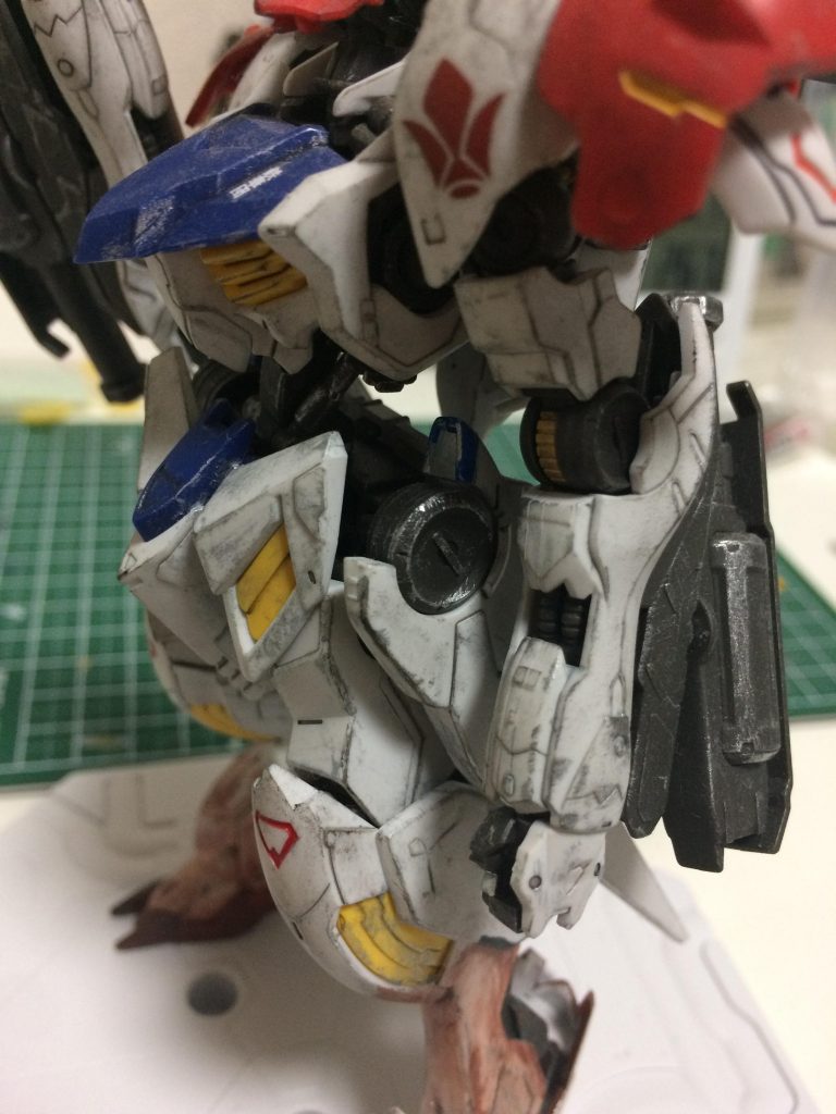 全体にドライブラシをしてます