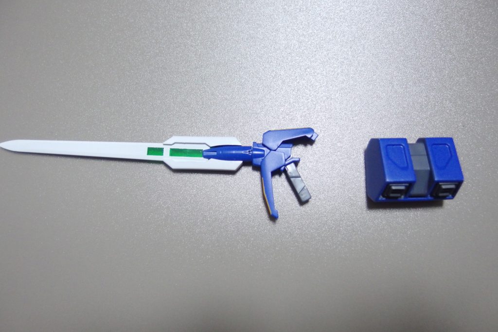 武器とバックパックダブルオークアンタのGNソードを塗装していますボムは…ありません。