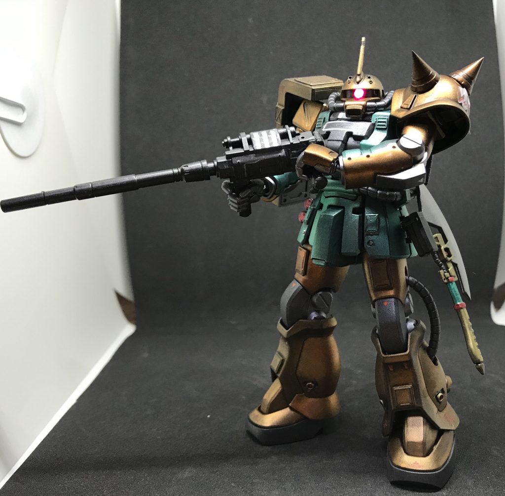 マゼラトップ主砲装備。HGUCガルマザクから流用。