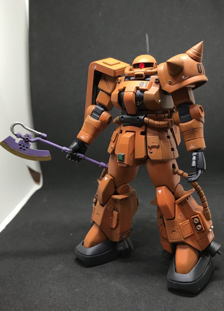 ヒートホーク装備。
股間部に角モールドとクリアパーツでセンサーを追加しています。