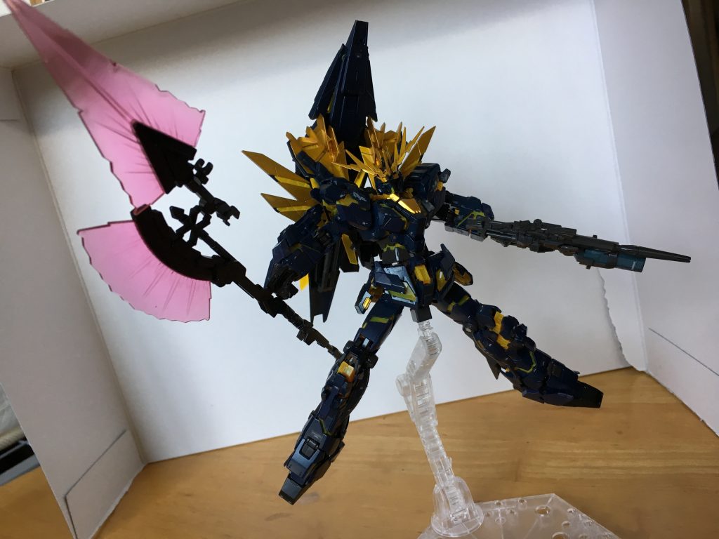 これもまた昔に友人からもらったハイパービームジャベリンを装備
持ち柄部分はメタルブラックで塗装して光沢トップコートを


以下、アピールショット