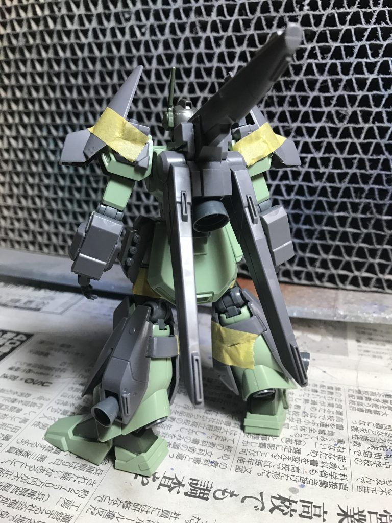 当初のプランだとバックパックはそのままでした。HGUC Sガンダムのバックパックを幅詰めして装備しました。