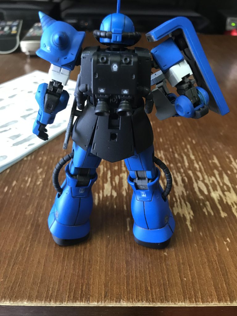 太もも白くしようとしたけど、手違いで青く塗っちゃいました。今ではいい思い出です