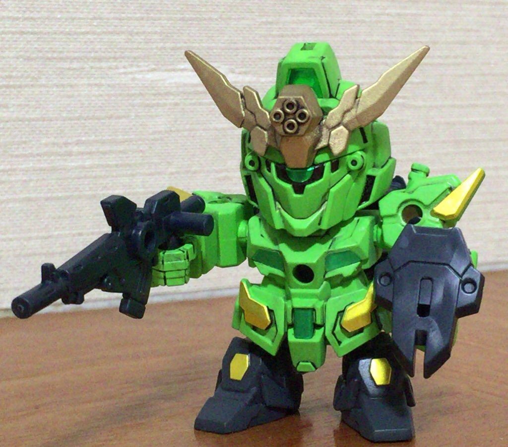 シナンジュマスクモード
ジオン系な顔になるんで、緑系のカラーも似合いますね〜