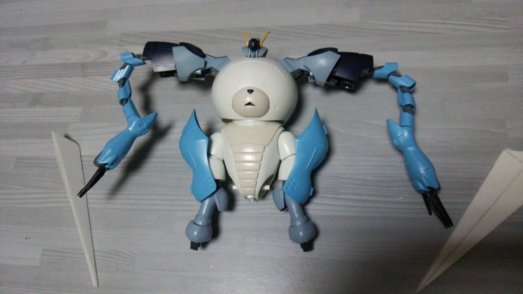 ベアッガイをボディにバイアランカスタムとハイゴッグのパーツを接続していきます。