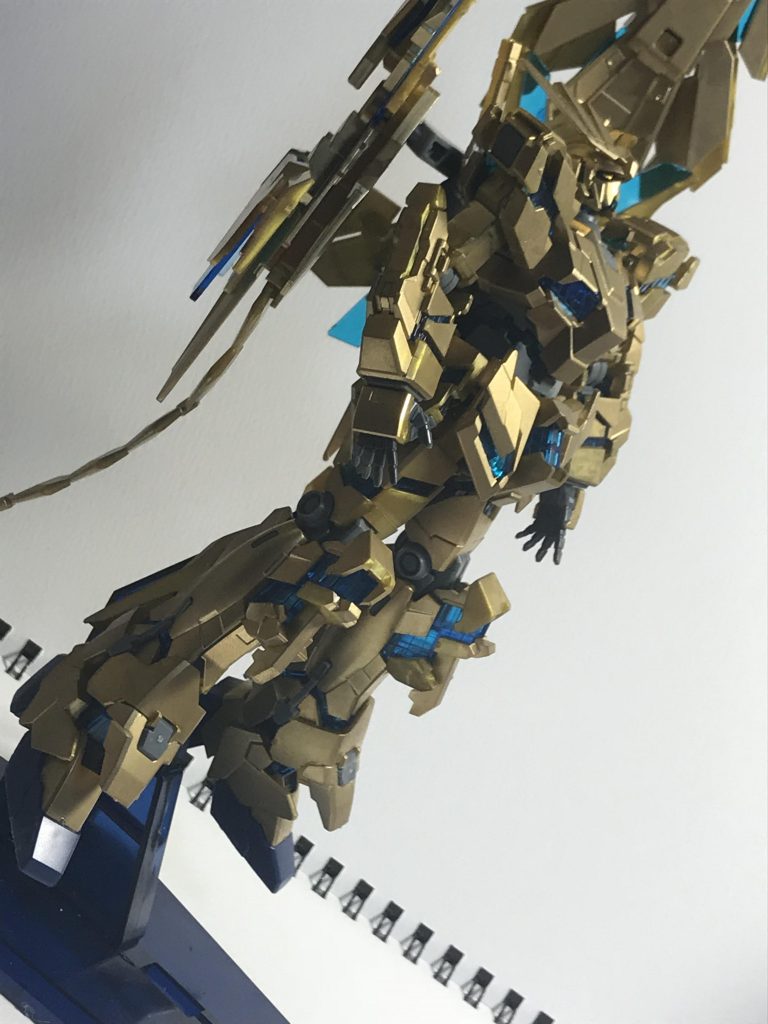 なんとなく、宇宙で「ぼーっ」としてるフェネクスを想像してたら、こんな感じになりました