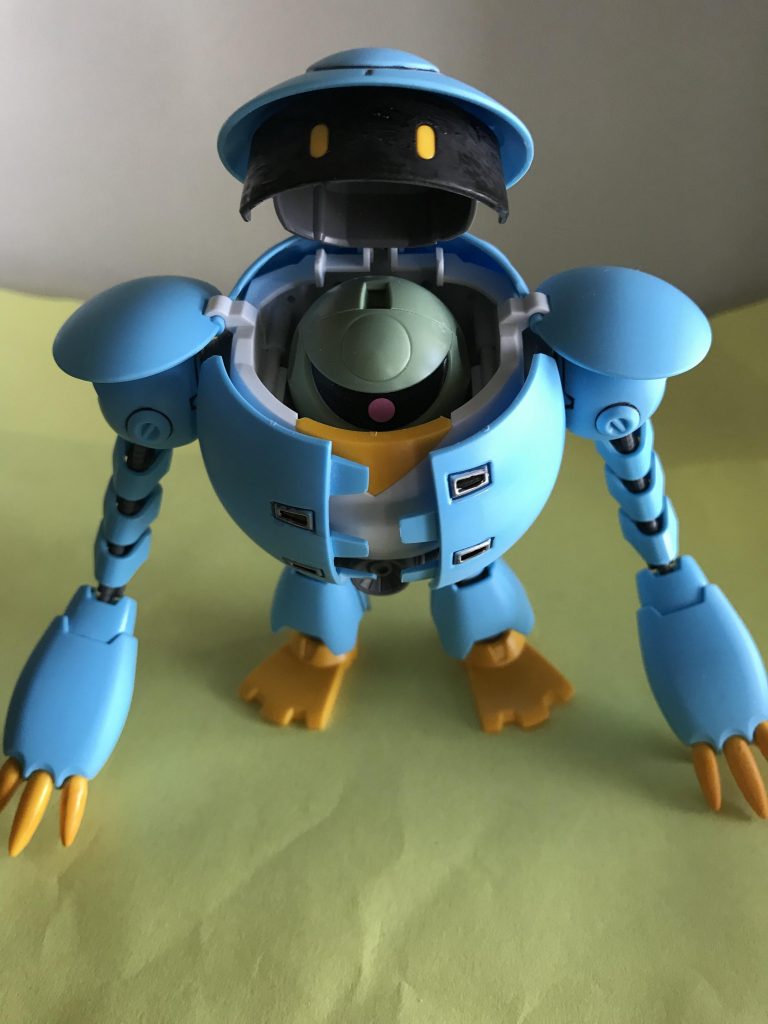 中のプチカプルさん。こちらはストレートに組んでます。