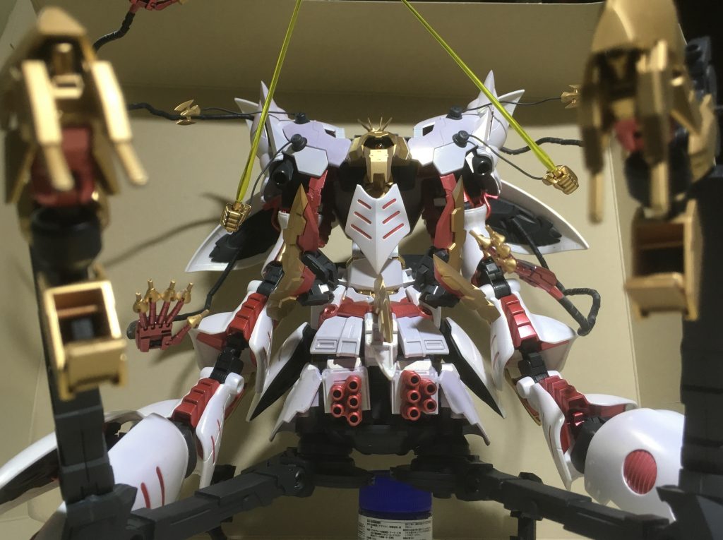 煽りで撮るとラスボス感がかなり増します。