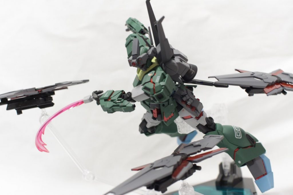 パージ前とは打って変わって近接戦闘特化型になります。