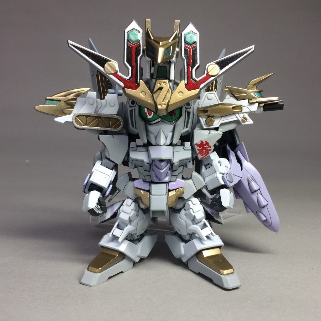 ボディはほとんどそのままデルタプラスのままですが、武者の鎧や兜飾りを装着しただけでだいぶ印象が変わります。
ちなみに今回は鉄器武者真星勢多とデルタプラス、そしてお台場でおなじみのゼータガンダム3号機初期検証型のトリプルモチーフとしています。